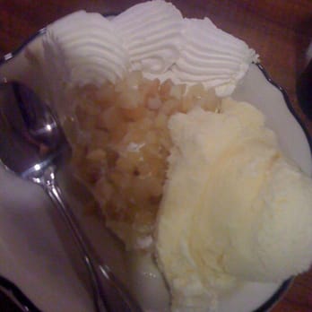 Anna Miller's - Macadamia nut ala mode - Bakeries Near Me - Aiea, Hawaii