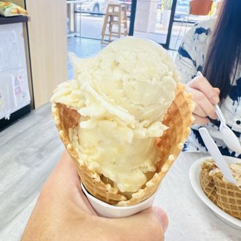 Five Fx Ice Cream and Waffles - Apple - Banana with almond milk on a waffle cone. This was the small and was portioned great. - Coffee & Tea Near Me - Jacksonville, Florida Five Fx Ice Cream and Waffles - Apple - Banana with almond milk on a waffle cone. This was the small and was portioned great. - Coffee & Tea Near Me - Jacksonville, Florida