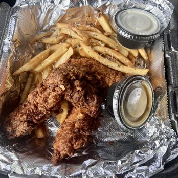 Backstreets Grill - Chicken Tenders and Truffle Parmesan Fries - New American Near Me - Columbia, South Carolina Backstreets Grill - Chicken Tenders and Truffle Parmesan Fries - New American Near Me - Columbia, South Carolina