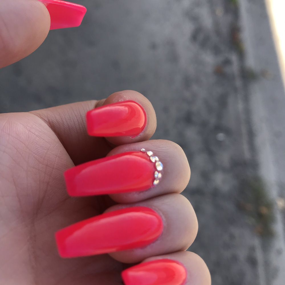 Lux Nail - Nail Salons Near Me - Chicago, Illinois