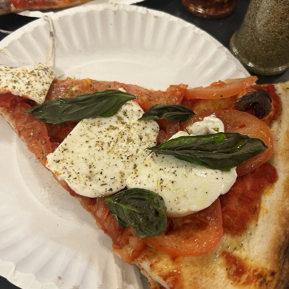 Joe's Pizza - Caprese pizza - Pizza Near Me - Miami, Florida