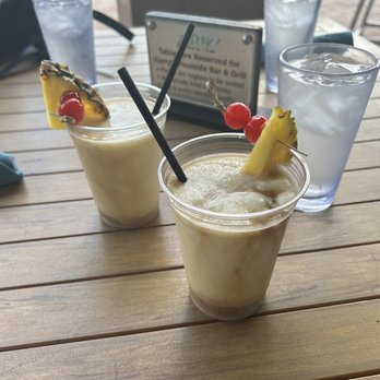 Harry's Poolside Bar & Grill - Toasted coconut colada - American Near Me - Orlando, Florida