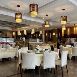 Wang’s Chinese Cuisine - Dining room