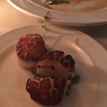 Russell's Restaurant - Steakhouses Near Me - Bothell, Washington