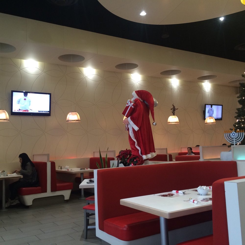 Allo Mon Coco - Super high ceilings - Breakfast & Brunch Near Me - Pointe-Claire, Quebec