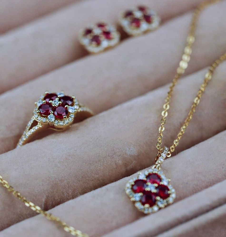 ER SAWYER JEWELERS Updated October 2024 73 Photos & 108 Reviews