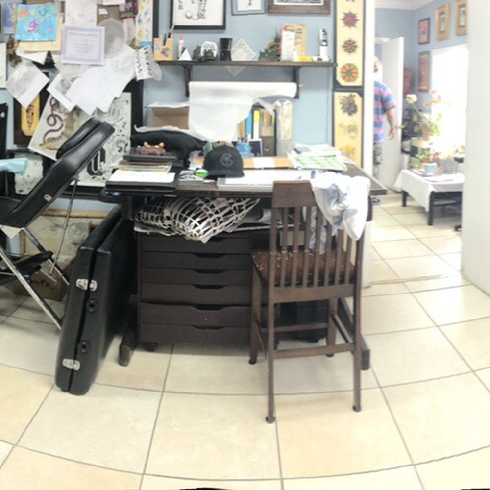 Ocho Placas Tattoos - Studio - Tattoo Near Me - Miami, Florida