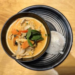 Thai Zapp Thai & Ramen - Pineapple Curry