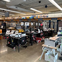 Rockler Woodworking & Hardware - Inside store displays