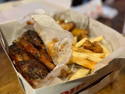 The Original J.R. Crickets in Midtown Atlanta by null