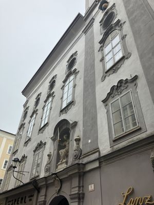 Getreidegasse by null