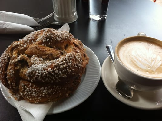Café Saturnus by null