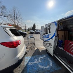 Wolfe Auto Glass - Windshield service