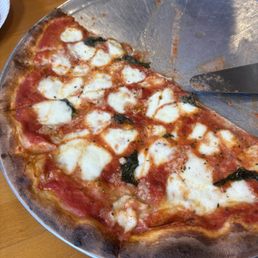 excellent wood burning pizza!! excellent wood burning pizza!!