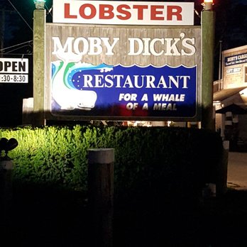 Moby Dick's - Nice sign at night. - Seafood Near Me - Wellfleet, Massachusetts