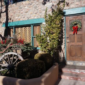 Santa Fe Plaza - Beautiful building - Landmarks & Historical Buildings Near Me - Santa Fe, New Mexico