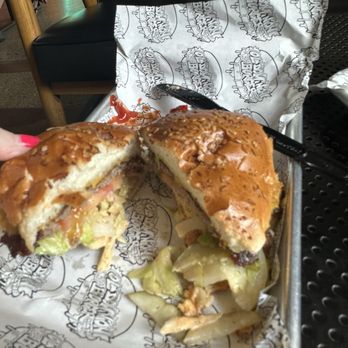 Ol' Dominion Burger Bar - Cut burger - Burgers Near Me - Williamsburg, Virginia Ol' Dominion Burger Bar - Cut burger - Burgers Near Me - Williamsburg, Virginia