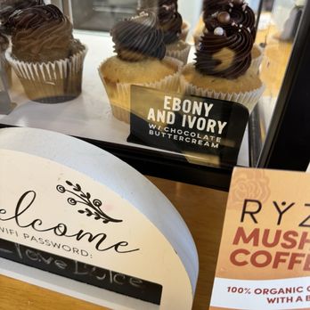 Dulce Bakery and Cafe - Cupcakes - Cafes Near Me - Columbia, South Carolina