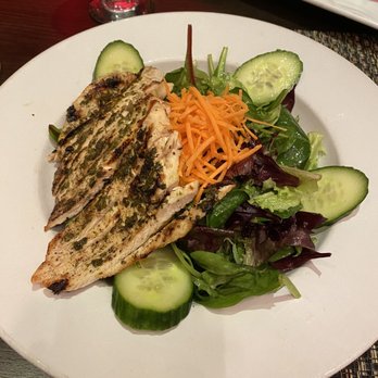 MK Valencia - Garden Salad w. chicken - New American Near Me - Ridgefield Park, New Jersey