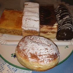 Dworzak Bäckerei - Apfelschnitte, Kardinalschnitte, Tiramisuschnitte, Bananenschnitte, Krapfen
