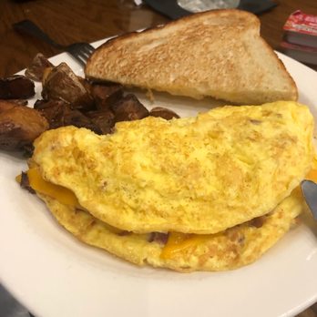 The Grille at Runways - Omelette - American Near Me - Hagerstown, Maryland