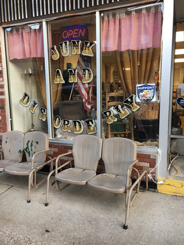 JUNK AND DISORDERLY Updated September 2024 524 Mckean Ave, Donora