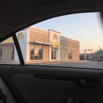 McDonald's - They have a drive thru - Fast Food Near Me - Buttonwillow, California