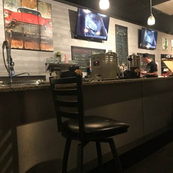 Johnny Vapors - Bar area - Vape Shops Near Me - St. Petersburg, Florida Johnny Vapors - Bar area - Vape Shops Near Me - St. Petersburg, Florida