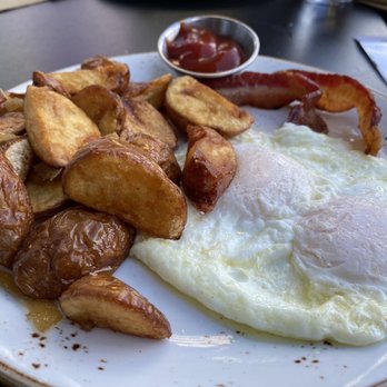 Woodblock - Mama's Egg plate - Cocktail Bars Near Me - Redmond, Washington