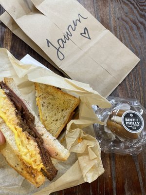 LUHV VEGAN DELI by null
