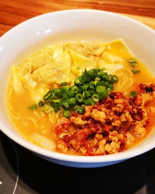 Ms. Clucks Deluxe Chicken & Dumplings by null