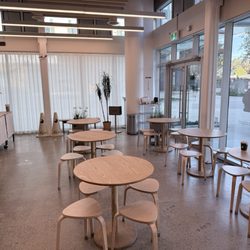 Cafe Algan - Main seating area for adults