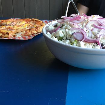 Van Go's Pizza - Pizza Near Me - Friday Harbor, Washington