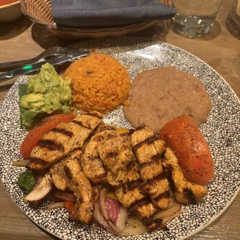 Caló Kitchen + Tequila - Chicken fajitas, comes with your choice of flour or corn tortillas - Cocktail Bars Near Me - Costa Mesa, California