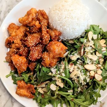 White Elephant - Thai Near Me - Los Angeles, California