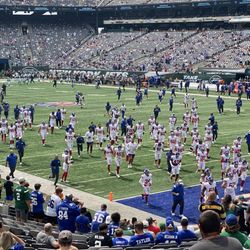 New York Giants - NY Giants getting ready for the game after warm ups