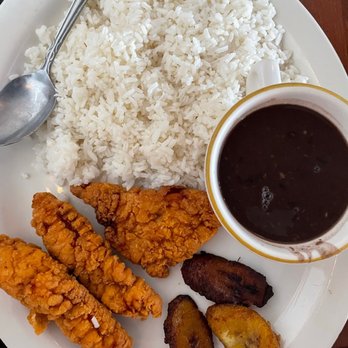 El Criollo Bar & Grill - Kids chicken tenders - Cuban Near Me - Burbank, California El Criollo Bar & Grill - Kids chicken tenders - Cuban Near Me - Burbank, California