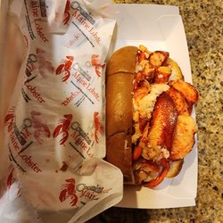 Small roll with lobster, this is the actual size