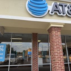 AT&T Store - This is AT&T in Fleming Island at 5000-15 Do not ever go here. You will regret it.