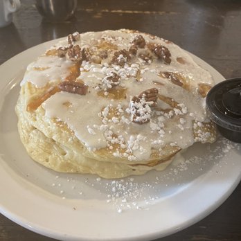 Le Peep - Pumpkin pecan pancakes - Breakfast & Brunch Near Me - Edison, New Jersey Le Peep - Pumpkin pecan pancakes - Breakfast & Brunch Near Me - Edison, New Jersey