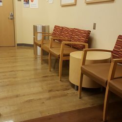 Kaiser Permanente - Antelope Valley Medical Offices - Waiting and waiting! No one is here but me ans still waiting.