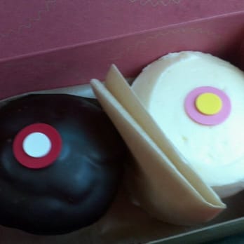 Sprinkles Georgetown - Chocolate Marshmellow + Lemon - Bakeries Near Me - Washington, DC, District of Columbia Sprinkles Georgetown - Chocolate Marshmellow + Lemon - Bakeries Near Me - Washington, DC, District of Columbia