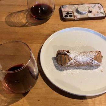 1929 Pizza & Wine - Mocha cannoli - Pizza Near Me - Wood River, Illinois 1929 Pizza & Wine - Mocha cannoli - Pizza Near Me - Wood River, Illinois