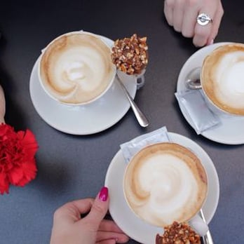 Caffè e Gelato - Cappuccino with a small ice cream snack - Ice Cream & Frozen Yogurt Near Me - Berlin, BE Caffè e Gelato - Cappuccino with a small ice cream snack - Ice Cream & Frozen Yogurt Near Me - Berlin, BE