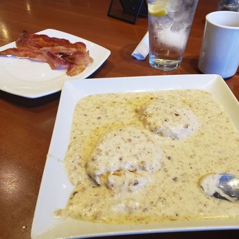 HP Cafe - Biscuit and gravy, side of bacon - New American Near Me - Sedona, Arizona