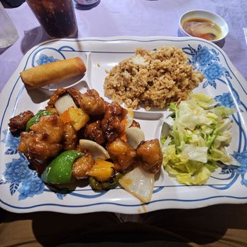 Grandview Palace - Lunch Plate: Sweet and Sour Pork Includes - Soup, egg roll, rice, salad (ginger sesame dressing) - Chinese Near Me - Pasadena, California