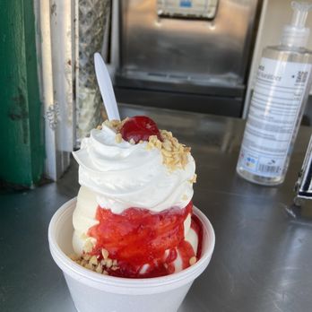 Bob's Freeze - Small sundae $3.85 - Ice Cream & Frozen Yogurt Near Me - Los Angeles, California Bob's Freeze - Small sundae $3.85 - Ice Cream & Frozen Yogurt Near Me - Los Angeles, California