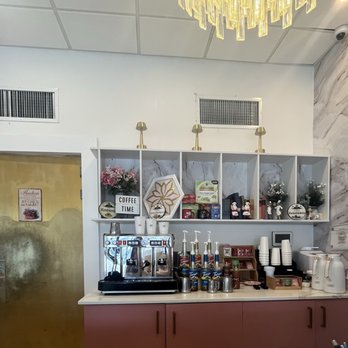 Alpen Bakery - Bakeries Near Me - Hollywood, Florida Alpen Bakery - Bakeries Near Me - Hollywood, Florida