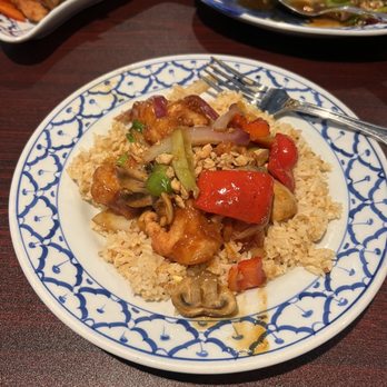 Thai Paradise - Himmapan and chicken Ka pow - Thai Near Me - Pickerington, Ohio Thai Paradise - Himmapan and chicken Ka pow - Thai Near Me - Pickerington, Ohio