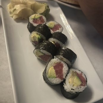 2 Vinez - Tuna avocado roll - Asian Fusion Near Me - Jupiter, Florida